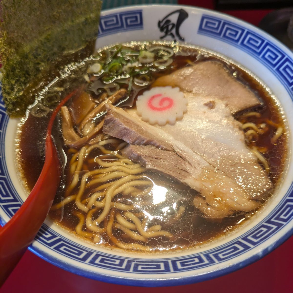 風は南からの背脂醤油チャーシュー麵