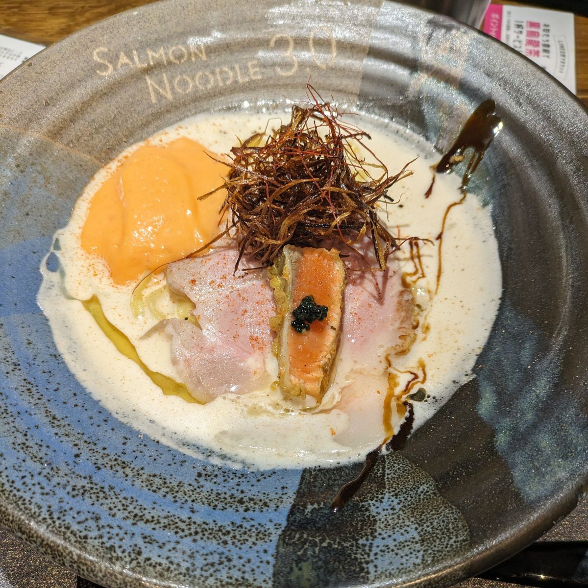 サーモンnoodle3.0のサーモンラーメン